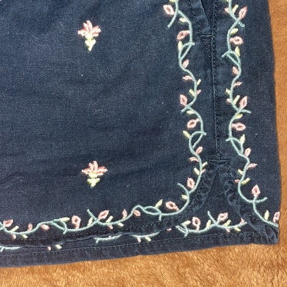 Large Navy Loft Running Shorts for Women with flower design - Picture 2 of 8